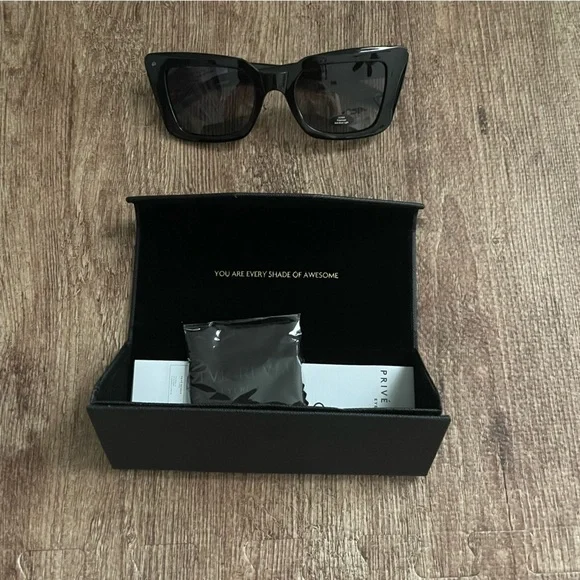 NWT Privé Revaux Sunglasses and Case