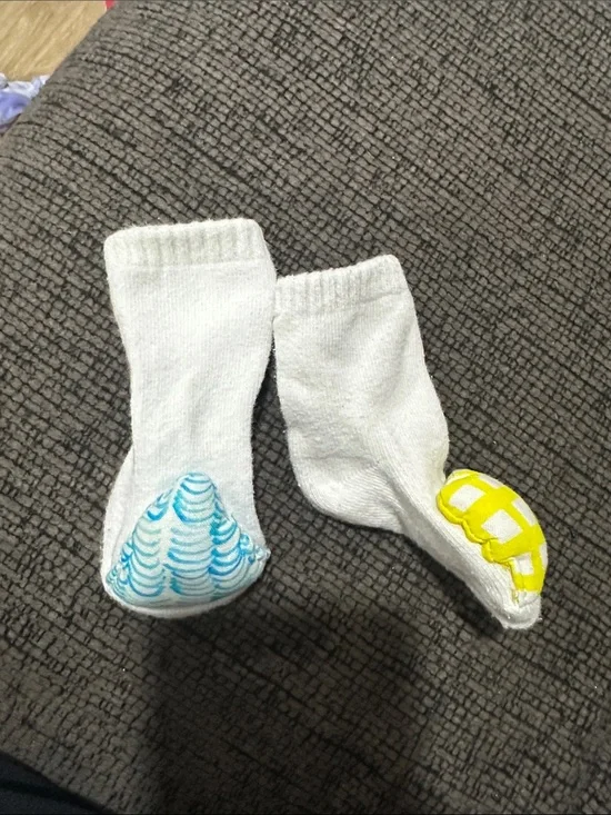 Newborn baby rattle socks for occupying baby and stimulation