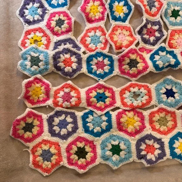 Handmade 108 hexagon Granny Squares Project Magic Circle F8 Crochet Needle  READ