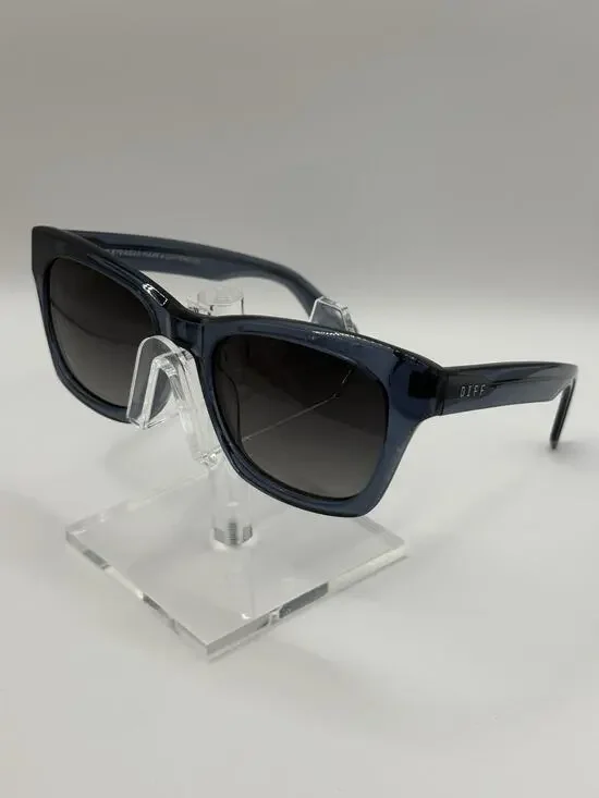 DIFF Dean Polarized Sunglasses Blue Gray Gradient Lens