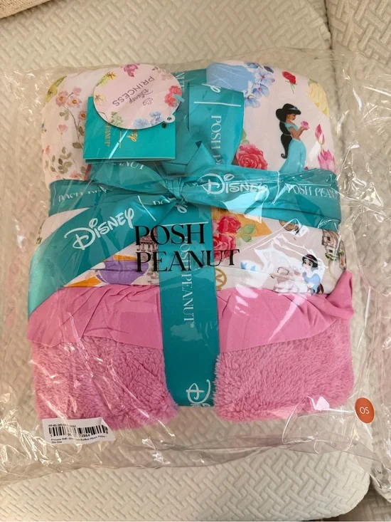 Posh Peanut Disney Princess Ball Luxe Glitter Plush Patoo Blanket