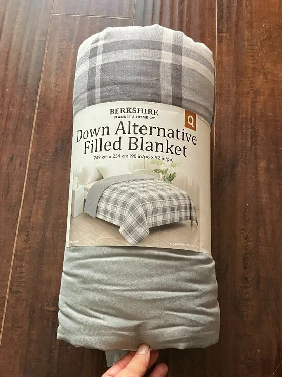 Berkshire Life Down Alternative Blanket - Queen