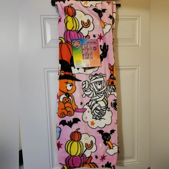NWT Adorable TikTok Viral Halloween 🎃 Care bear 🐻 Collectors Blanket