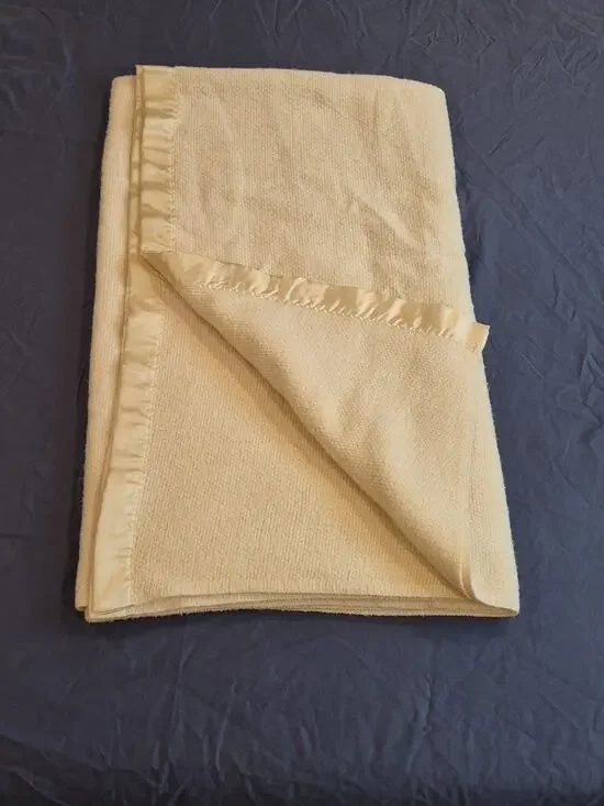 Vintage Acrylic Waffle Weave Blanket Ivory Cream Twin Satin Trim USA 69x87