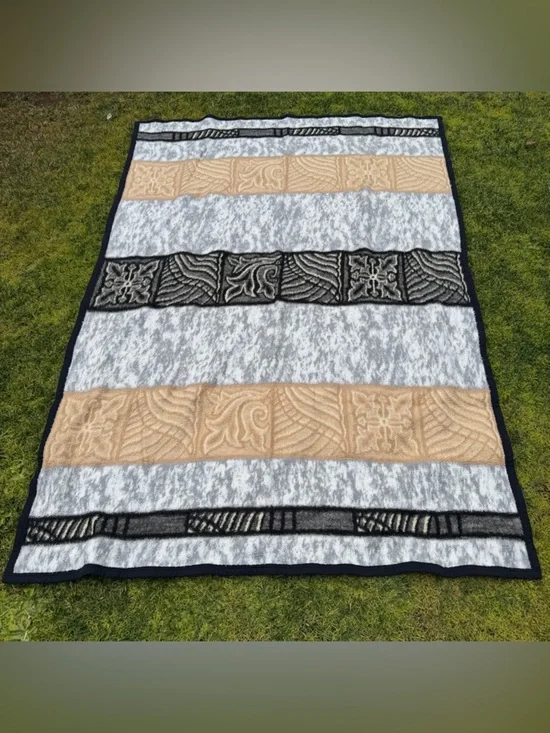 VTG Biederlack Medallion Scroll Patterned Band Throw Blanket Neutral 53x76 GUC