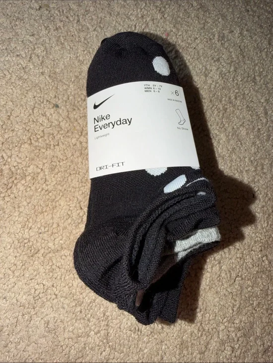 NWT Nike Everyday No Show Socks Youth 5-7