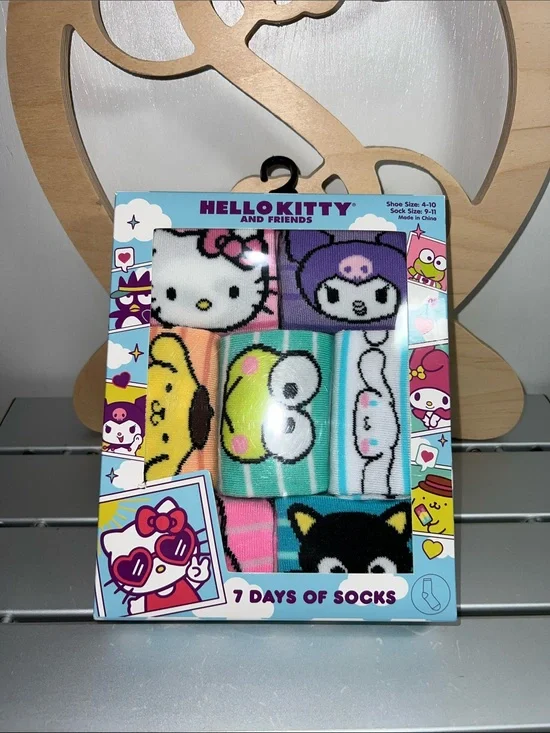 Hello Kitty and Friends Kids 7-Pack Colorful Character Socks