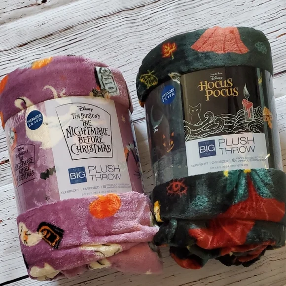 🆕️ DISNEY SUPERSOFT THROW (HOCUS POCUS OR THE NIGHTMARE BEFORE CHRISTMAS) 🎃