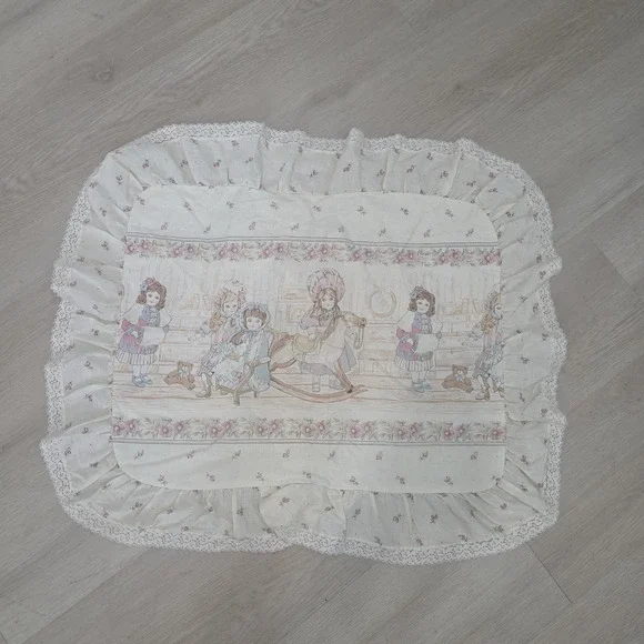 Vtg Jcpenney Victorian Doll Pattern Curtain Set / Pillowcase / Bed Skirt  Set