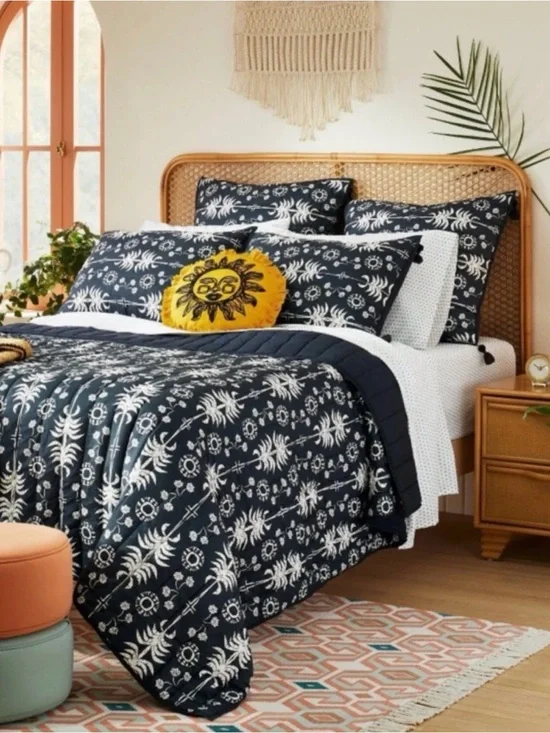 Opalhouse Jungalow F/Q Palm Frond Printed Quilt and two shams