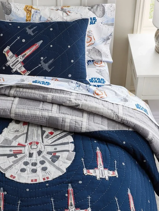Star Wars Navy, White and Gray Millennium Falcon Comforter Set (1 Sham$