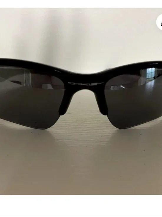 Childrens Oakley Sunglasses NEW With Case & Bag OO9200-01 61