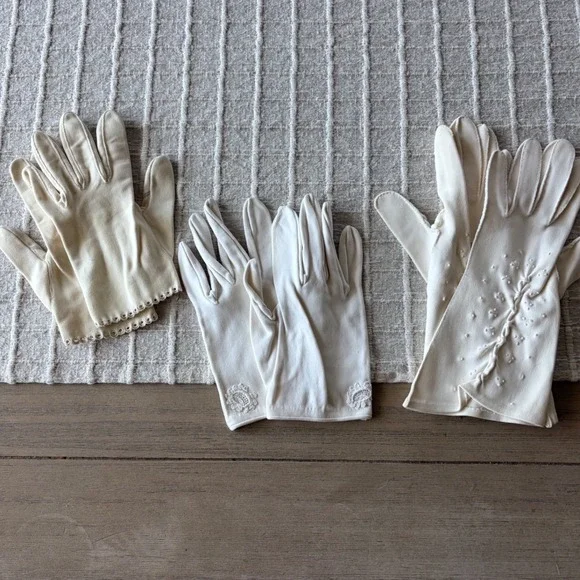 Lot of 3 vintage gloves cream white embroidery flowers