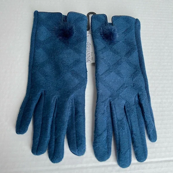 Adrianna by Howard’s || womans gloves embroidery flower finger for phone use