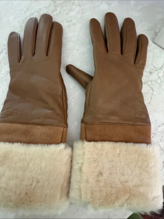 UGG Chestnut Brown Leather Gloves with Shearling Cuffs