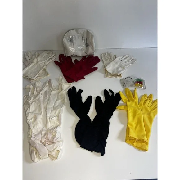Vintage Ladies Glove Lot of 6, Red, White, Black, Yellow Small With Organizer‎