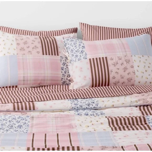 Hollister Target Pink Patchwork Floral Cotton Percale Full Queen Comforter Set
