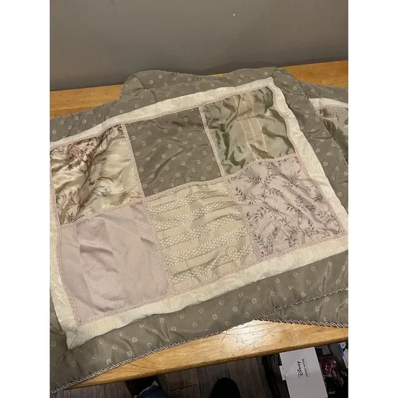 Two (2)‎ Croscill Cotswold Patchwork Standard Pillow Shams For Comforter