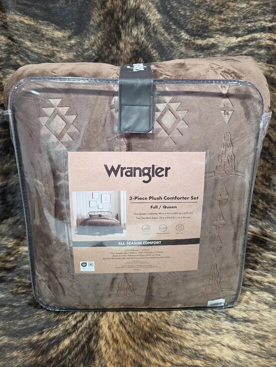 Wrangler Brown Plush Embossed Southwestern Steerhead Comforter