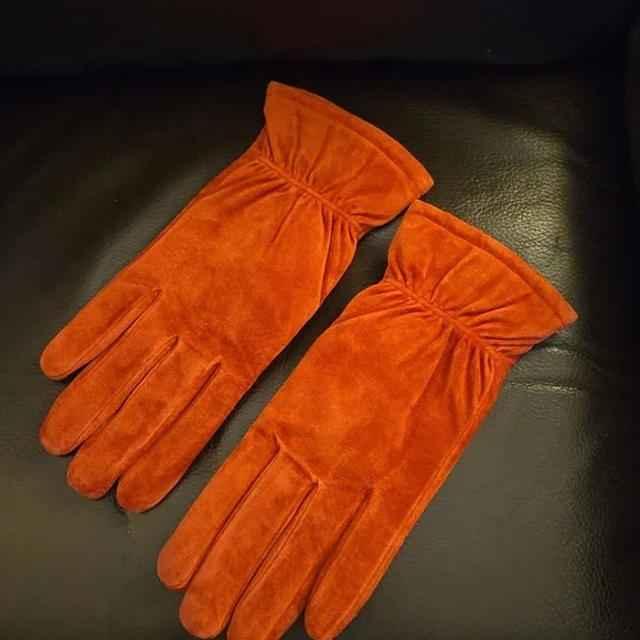 Isotoner Red Suede Leather Gloves Tan Soft Acrylic Lined Elastic Cuff Medium EUC