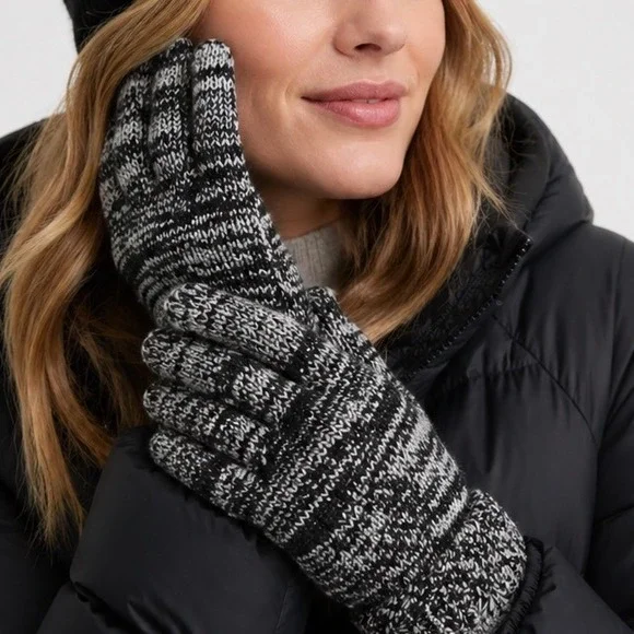 NEW Everlane Knit Gloves Womens‎ OS Black White Space Dye Marled Winter