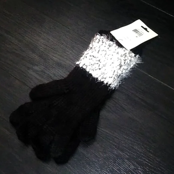 Women's Calvin Klein Cream Knit Gloves