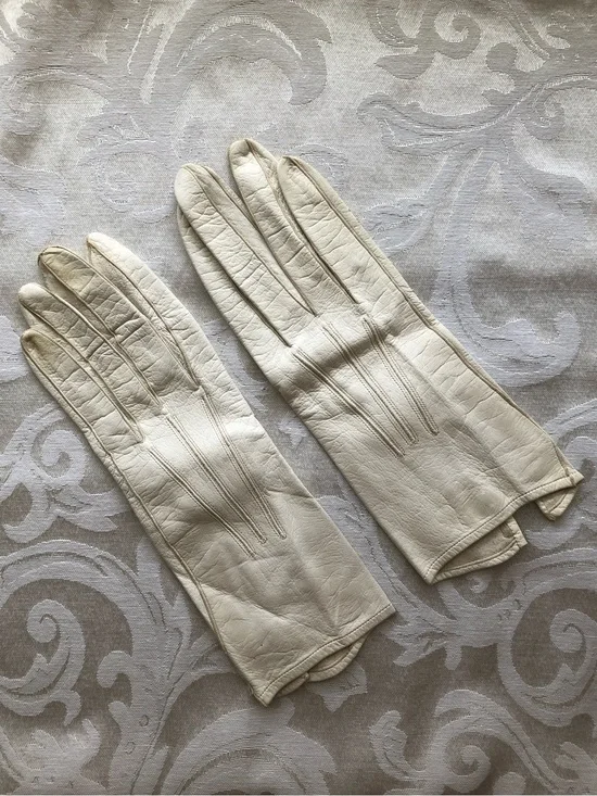 Vintage Leather Gloves Off-White/Ivory (See Description re Size)