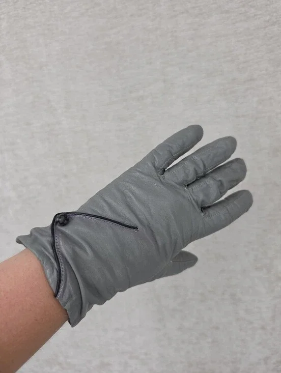 Vintage Leather Driving Gloves Gray with Black Accents And Knot Button