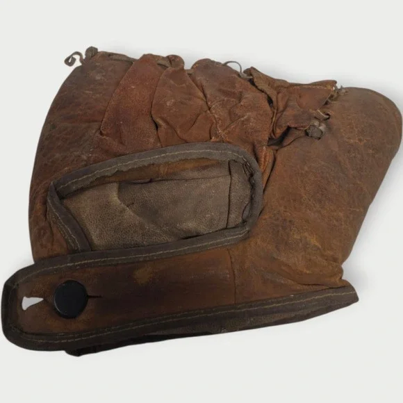 Vintage Antique Leather Baseball Catcher's Mitt Glove – Buckle Back 826