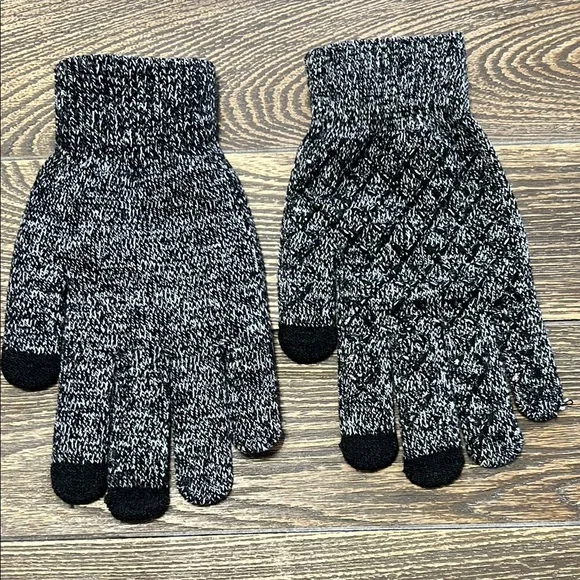 Black & White Knit Gloves With Grip‎ Woman’s Set of Two Winter Snow Ski
