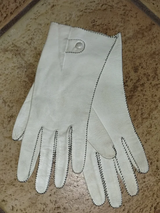 Vintage Leather Gloves