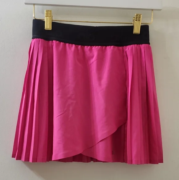 Pink Pleated Women's Skort, Size Extra‎ Small.