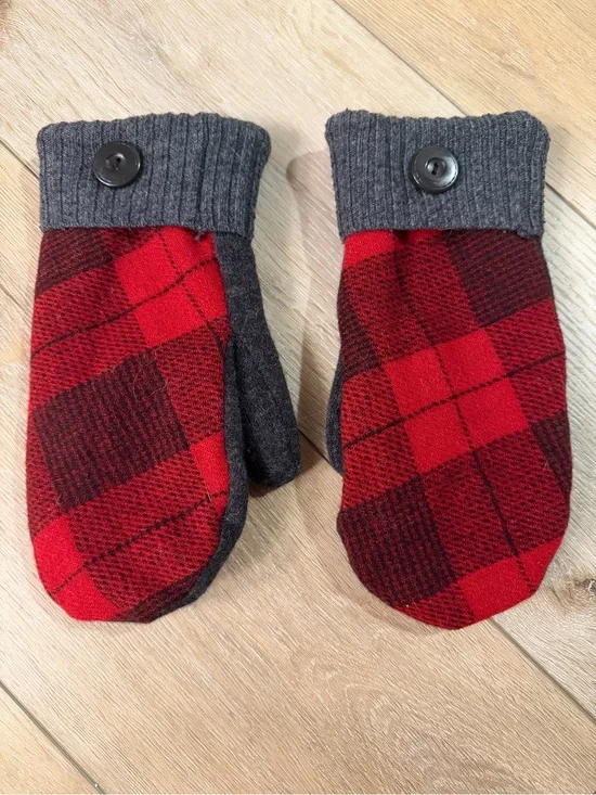 Red Buffalo Plaid Knit Cuffed Mittens