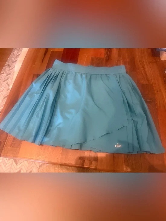 ALO Yoga Teal Pleated Mini Skirt