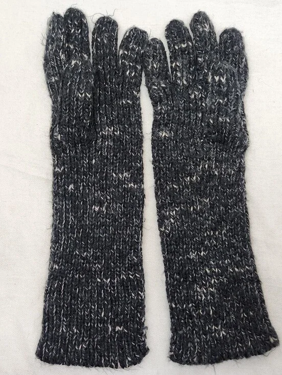 Womens Size Small Black Knit Acrylic Long Forearm Gloves