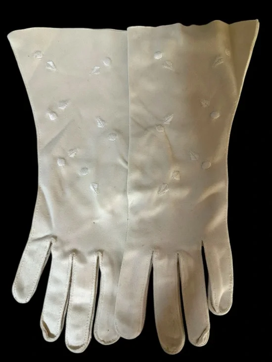 VINTAGE WHITE EMBROIDERED GLOVES M