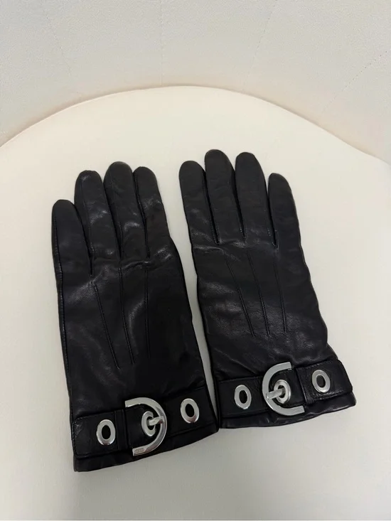 Coach Buckle Gloves Size 8