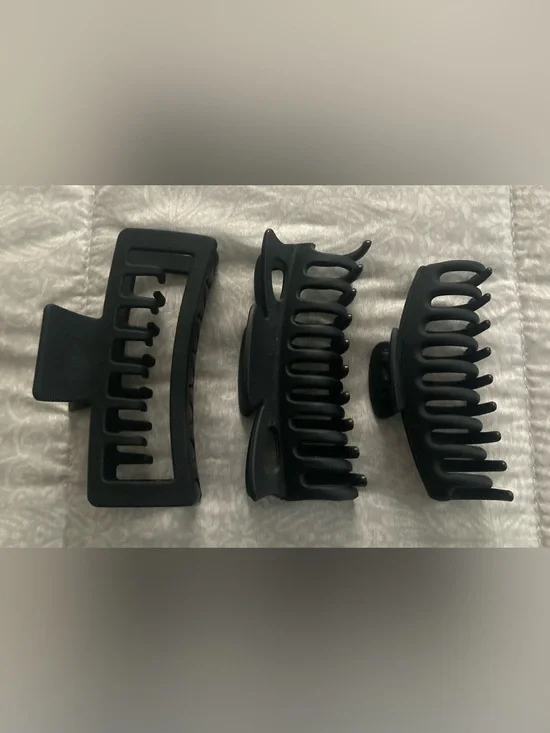 3 NWOT/Never Worn Matte Black Claw Clips