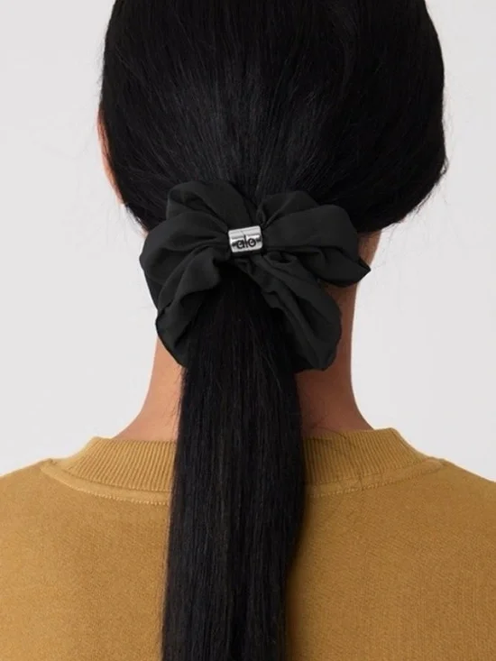 NEW Alo Yoga logo Bead It Oversized Scrunchie Black Athletic 90s Style Sport