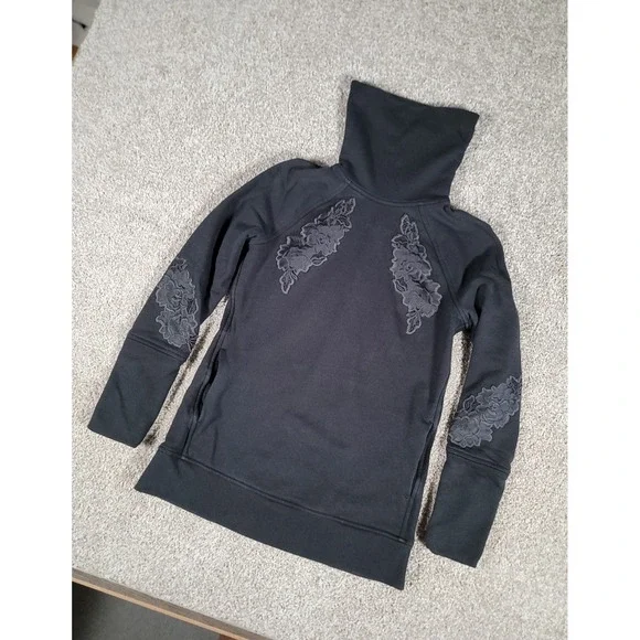 Lululemon Embroidered To You Tunic Sweatshirt Sz 2 Black Turtleneck Y2K Floral