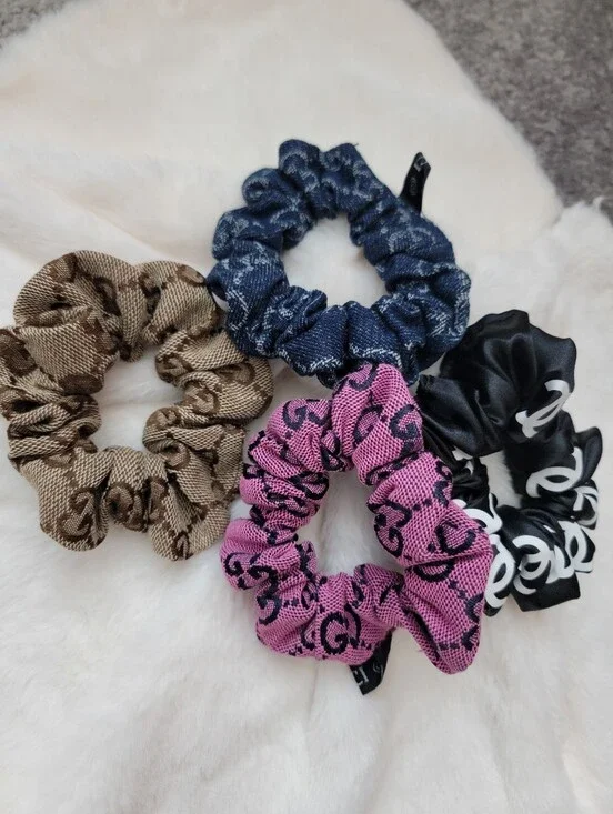 4pcs Stylish Logo Print Scrunchie Hair Tie