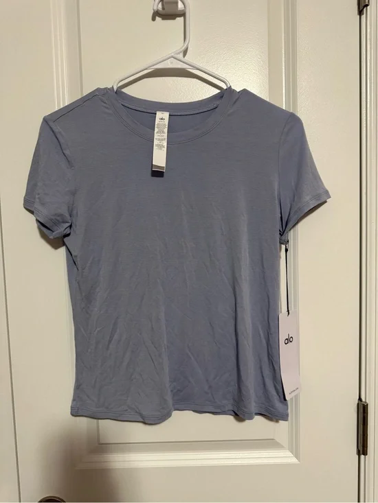 ALO Yoga Light Periwinkle Short Sleeve Crew Tee