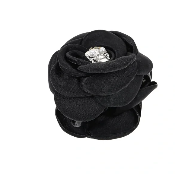 Way to Celebrate Halloween Black Rose Claw Clip