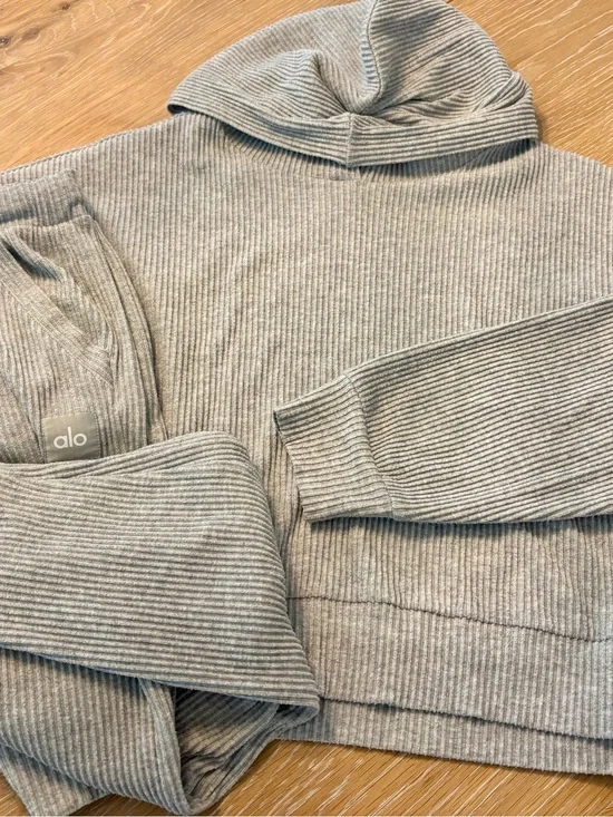 ALO Yoga Ribbed Hooded Sweater Set in Light Gray
