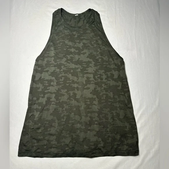 Lululemon‎ Women's Tank Top Olive Green Camo Camouflage Sleeveless Round Neck M