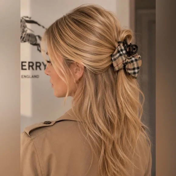 NEW 1pc Designer-Style Classic Novacheck Hair Clip