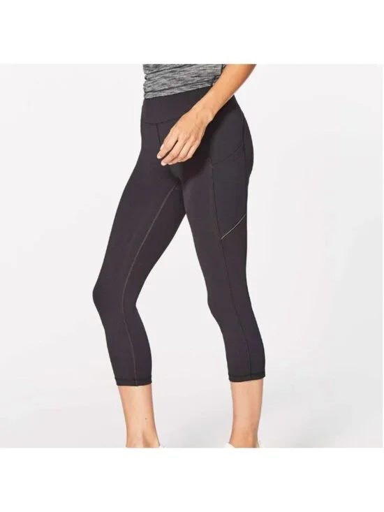 Lululemon Speed Up Crop (21
