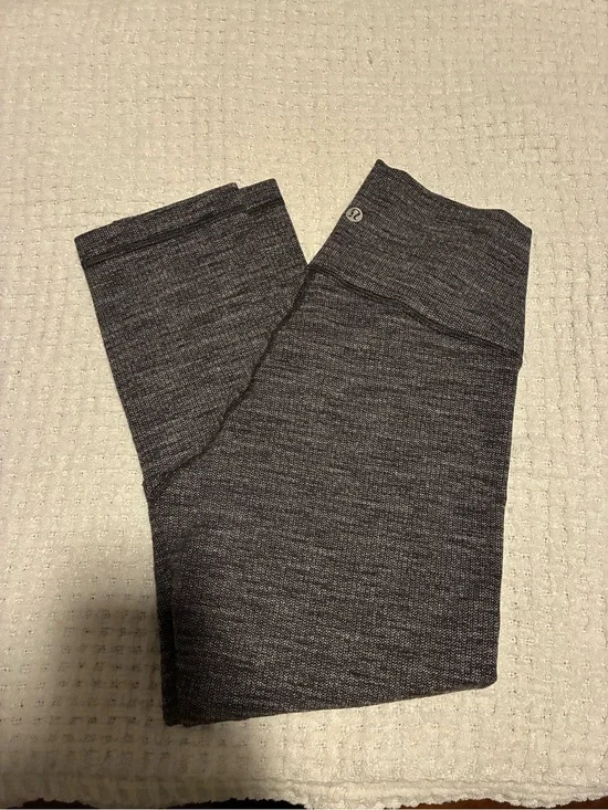 lululemon athletica Heathered Dark Gray Capris