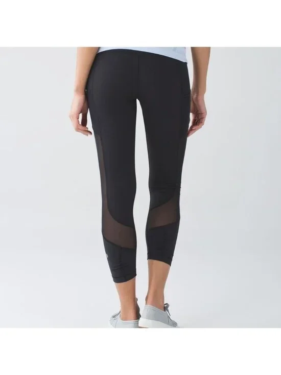 Lululemon Seek The Heat Crop Black 25