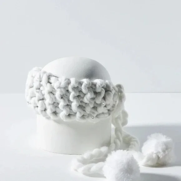 NWT Anthropologie White Chunky Ear Warmer